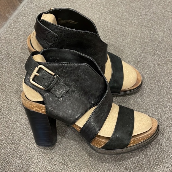 Sofft leather strappy heels - Picture 2 of 10